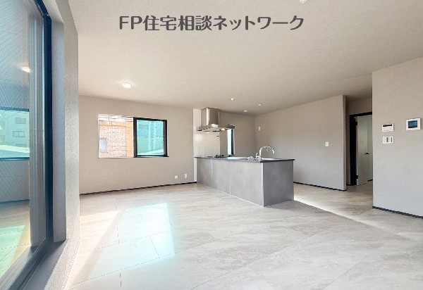 LDKは家具の配置もしやすく、生活スタイルに合わせて使えます。家族の時間も心地よく整います。  