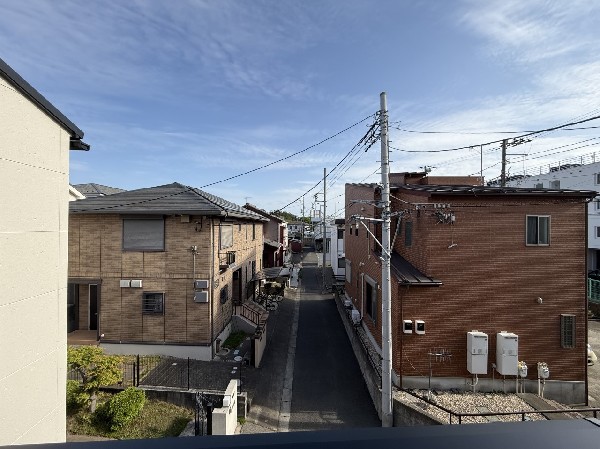 外観:バルコニーから見た眺望。閑静な住環境です。