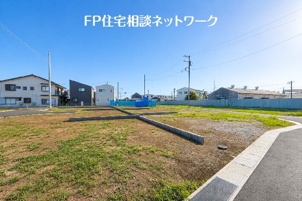 外観:緑豊かな閑静な住宅地で、自然に包まれてゆったりと子育てできる穏やかな住環境。
