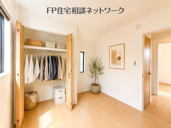 全居室に大型クローゼット完備で部屋が広く使える！※画像はAI加工のため家具等はなく価格に含みません。