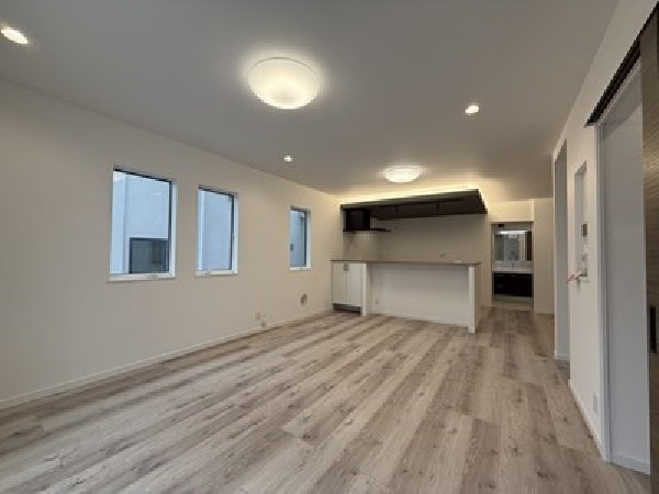 家族と過ごす時間を大切にする方にピッタリのゆとりの住空間です。