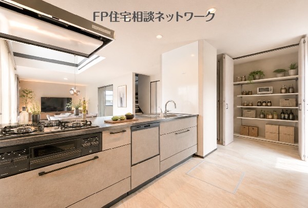 キッチンの使いやすさで、家族との会話を楽しみながら調理できます。暮らしにゆとりが生まれます。