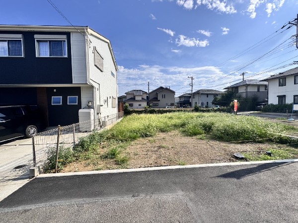 外観:四季の自然に触れ合えるスポットが周辺に多く、散歩やジョギング、家族の週末の遊びに最適です。
