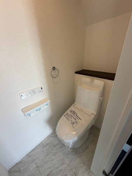 いつでも快適に使える温水洗浄便座を標準装備！冬の寒い日でも、便座がポカポカ温かいのが嬉しい  