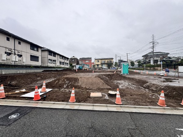 外観:南側道路なので、陽射しに満たされた空間が、日々の暮らしに癒やしを与えます。
