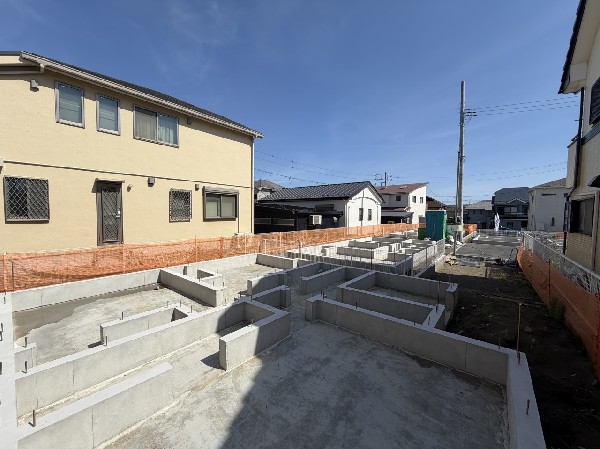 外観:最寄り駅まで平坦徒歩アクセスの好立地。利便性と住環境のどちらも譲れない方は是非現地をご覧ください。