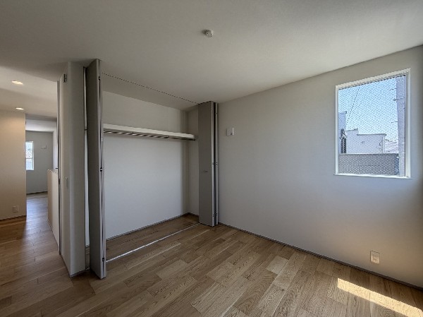 お子様部屋にぴったりのコンパクトな洋室！勉強に集中しやすく、秘密基地のようなワクワク感も  