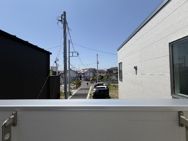 バルコニーの魅力が、写真だけでなく現地でもしっかり伝わります。毎日の満足感につながります。  