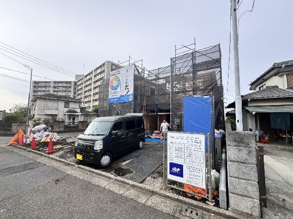 外観:最寄り駅まで平坦徒歩アクセスの好立地。利便性と住環境のどちらも譲れない方は是非現地をご覧ください。
