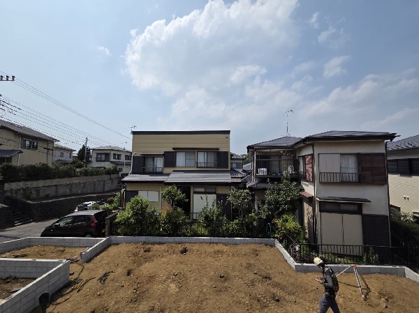 外観:駅まで徒歩７分。スーパーやコンビニ等も徒歩圏内の生活至便。