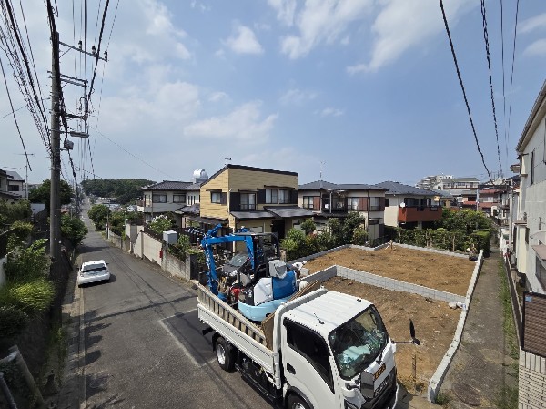 外観:約50坪のゆったりとした敷地面積。広々としたこの場所で、湘南ライフを楽しんでください。