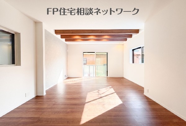 木目の温もりを感じるナチュラルなリビング。一日の疲れを癒やす、家族みんなのお気に入り空間に♪