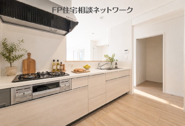 家族を見守りながら調理できるカウンターキッチン。（※画像はAI CG加工となり家具は含まれません）
