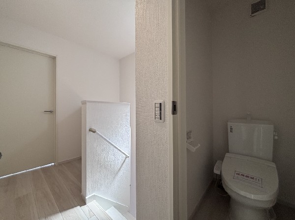 階段上ってすぐにトイレがあるのは嬉しいですね。