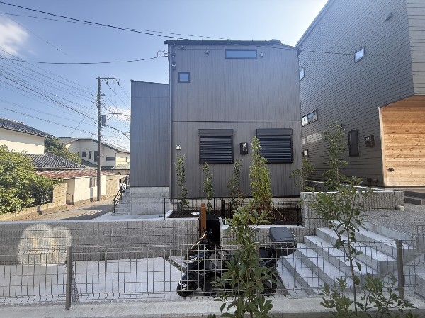 外観:外観デザインの魅力が、写真だけでなく現地でもしっかり伝わります。毎日の満足感につながります。  