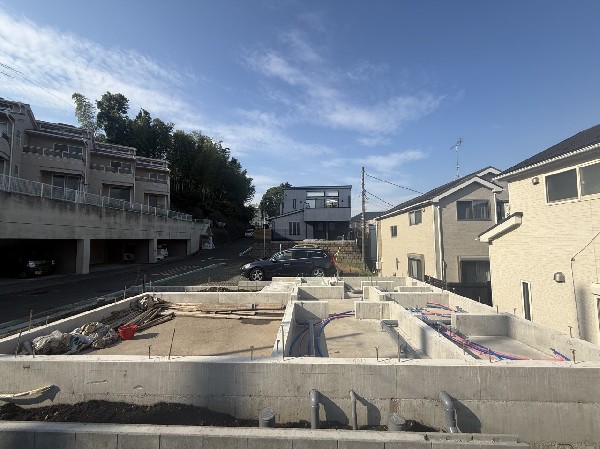 外観:目の前に広がる開放感とゆとりが、暮らしの夢を育む理想の住環境を叶えます。  